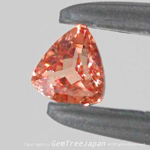 『小さなスピネル博物館』ピアっちゃん作品💎オレンジ系パパラチァサファイアのようなタンザニア産トリリアント0.336ct✨