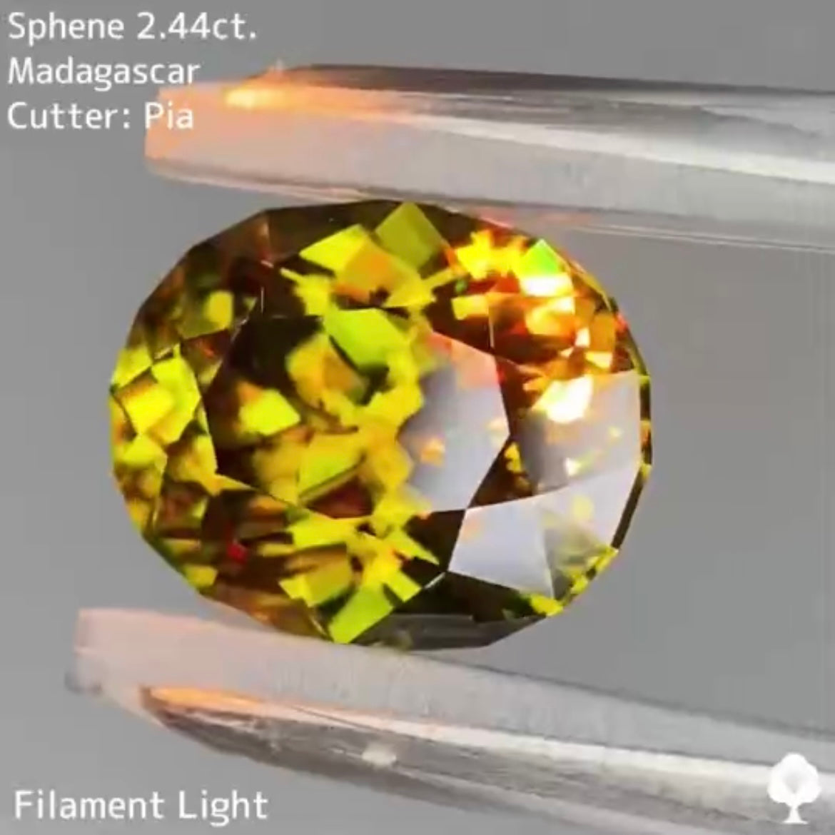 一点の曇りもない恐ろしいほどの輝き★スフェーン 2.44ct ピアッちゃん作品