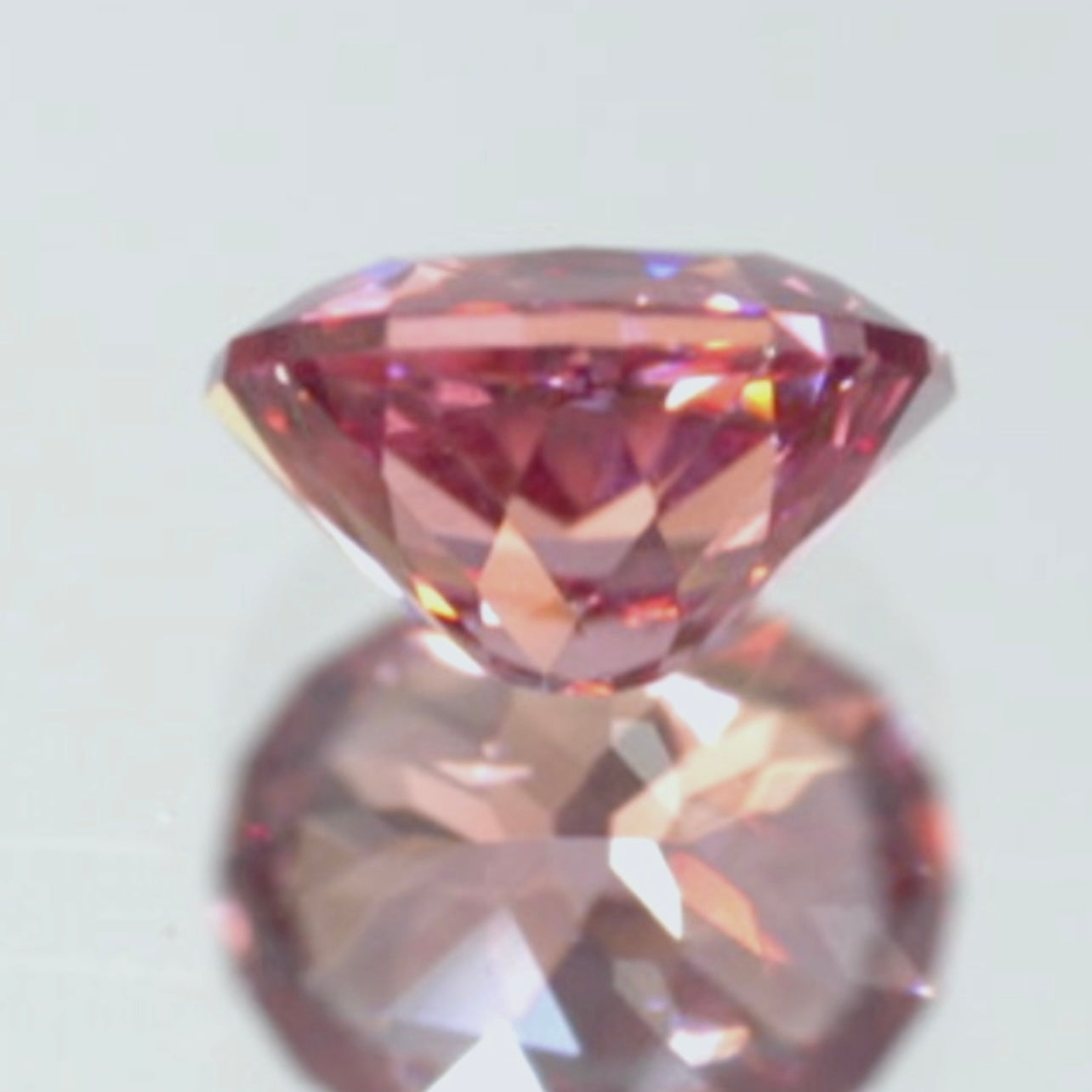 「パパラ」風のピンクが煌めきます✨マラヤガーネット0.985ct💎ピアッちゃん作品✨