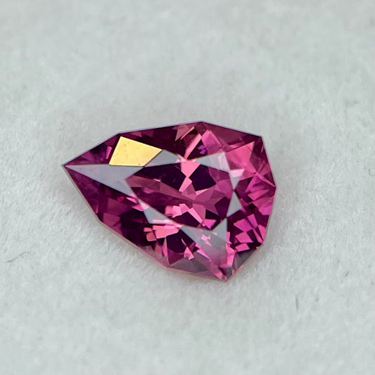 アツい夏もエレガントに🍇✨グレープパープルサファイア0.961ct⚪️ピアッちゃん作品【コランダム(&スピネル)祭いよいよスタート❗特別価格】