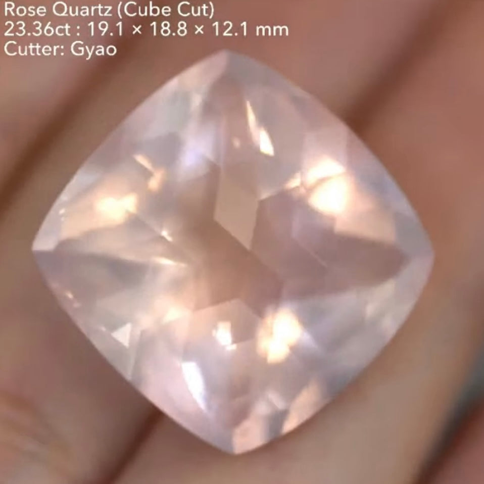 春爛漫🌸🍃カットも質もハイレベル👏キューブカットで仕上げた大粒ローズクォーツ23.36ct🎁✨ゲオちゃん作品👍3/14スタート〜4/21終了🤣