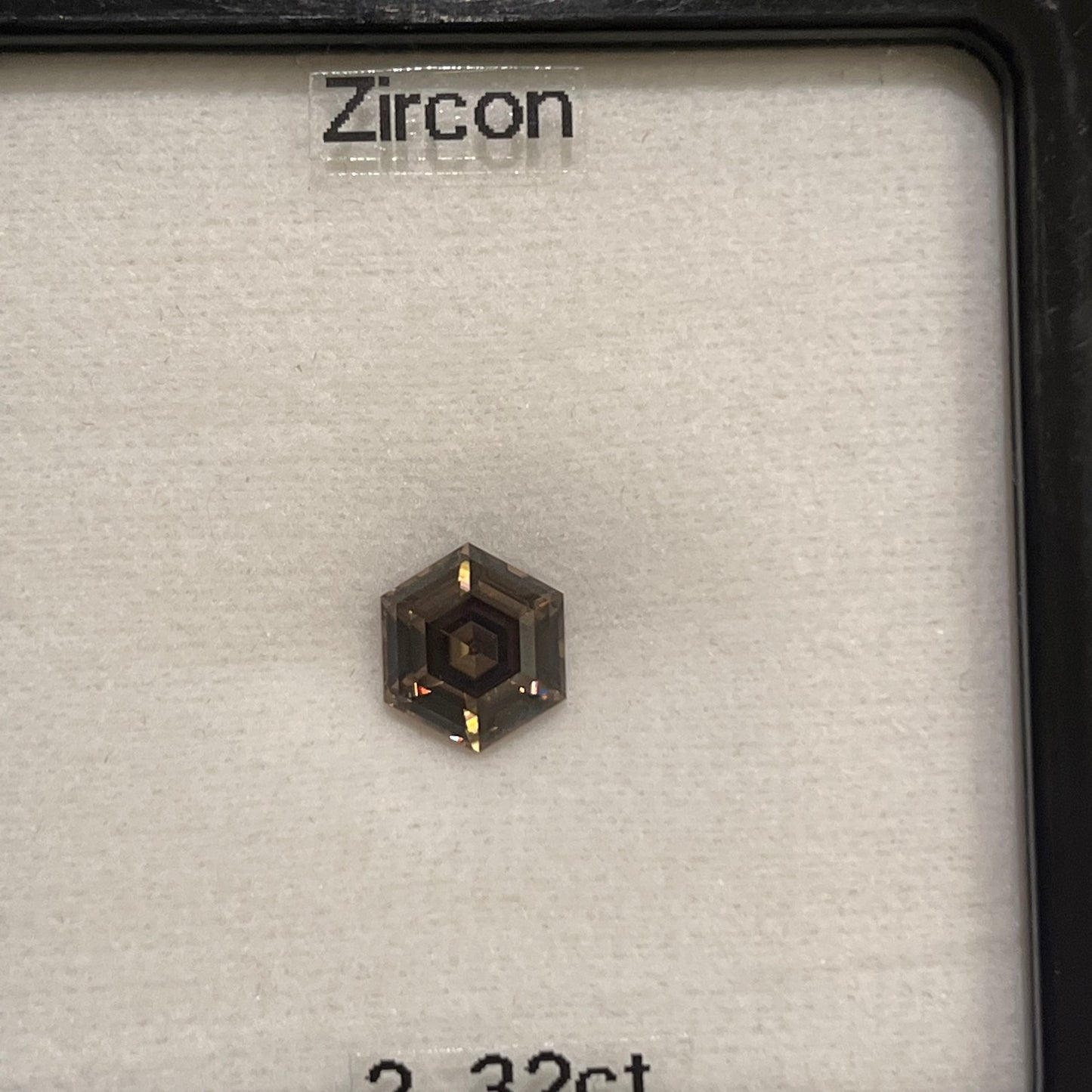 【お客様専用】ジルコン 2.32 ct 六角形 ピアっちゃん作品 ユサコレ放出品🦐