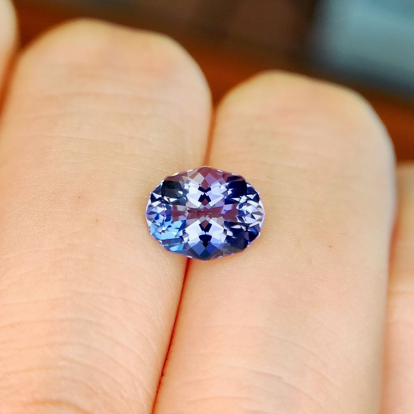 💎✖️8✨宝石形が見えるピアッちゃん新カット💎スミレブルーに滲み輝くシルバーの美しさ🪞アイオライト1.182ct