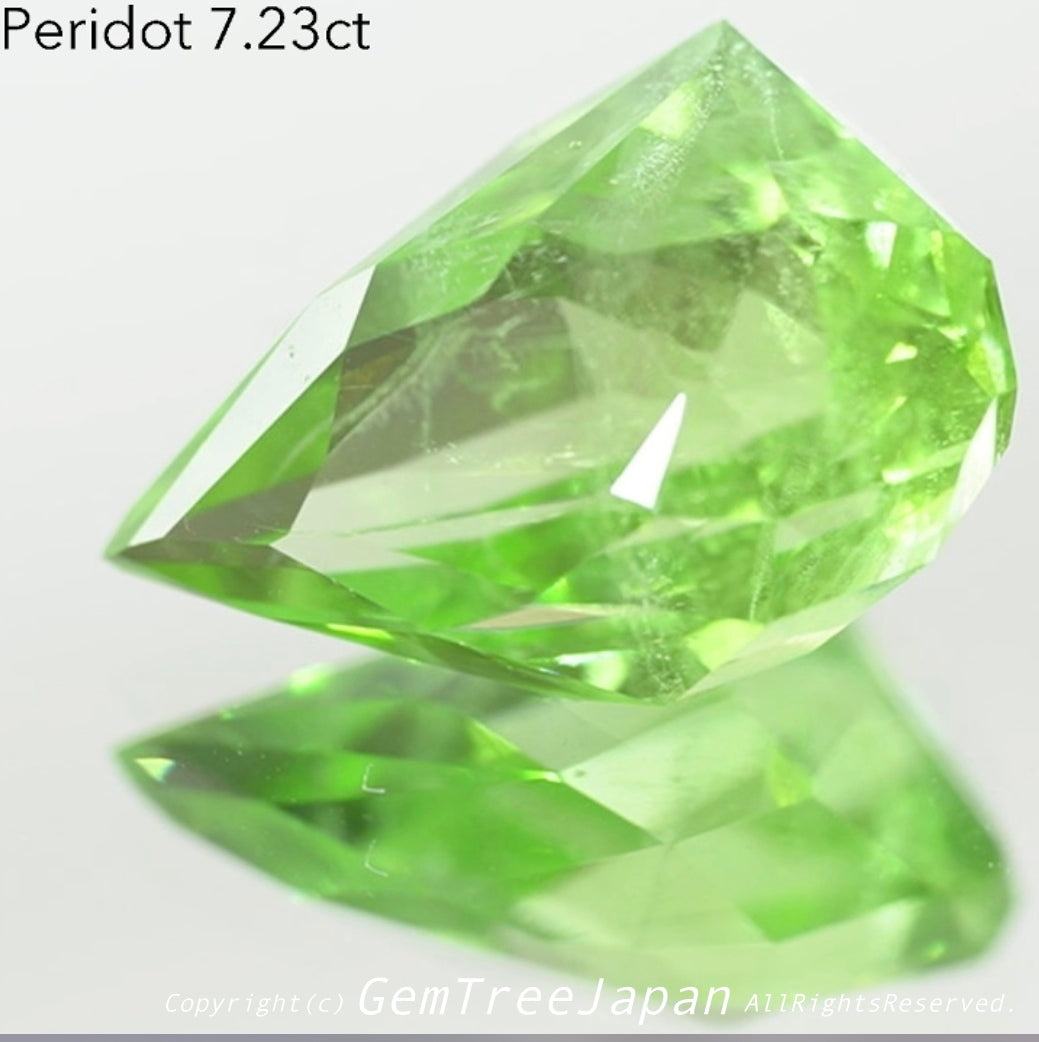 でたぁ〜!レイちゃん作品「クレイジーカット」のパキスタンペリドット7.23ct✨カットだけじゃなくてイイ色合いです♪