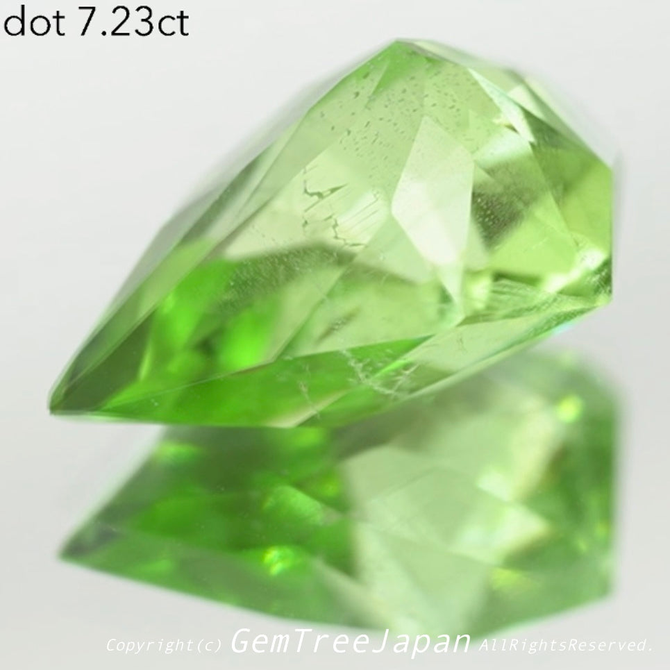 でたぁ〜!レイちゃん作品「クレイジーカット」のパキスタンペリドット7.23ct✨カットだけじゃなくてイイ色合いです♪
