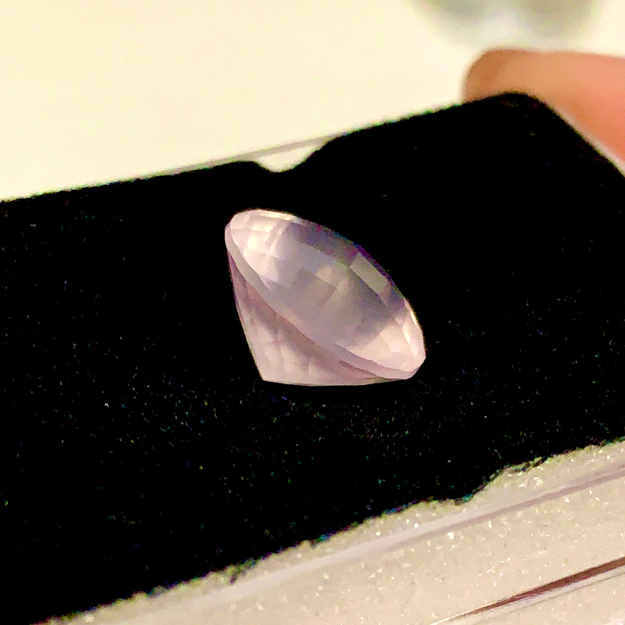 【動画紹介品】コチラは7.26ct🐱今朝届いたばかり🎶師匠作品⭐️眩(くらら)カットとローズクォーツの優しい雰囲気が超ラブリー💖