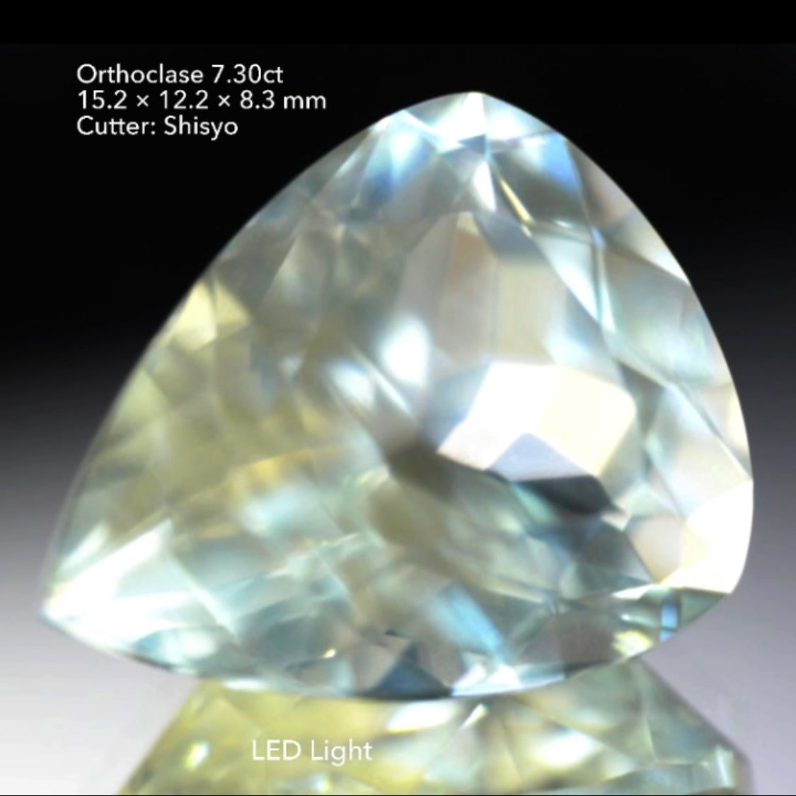 時空が歪む独特の煌めき✨形もカッコいい槍型の大粒オーソクレース7.30ct💎師匠作品👍今なら『クーポン or ZB』のご利用もOK❗️