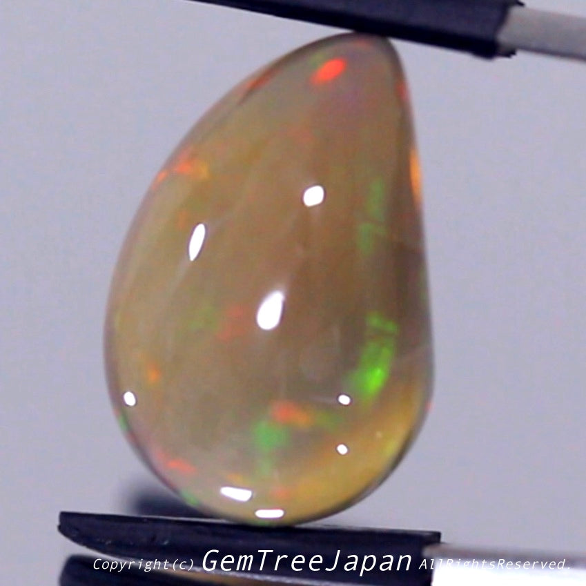 またしてもマンゴー型のキレイな“おもしろ系”エチオピアオパール7.71ct🔮渋い大粒versionです👍