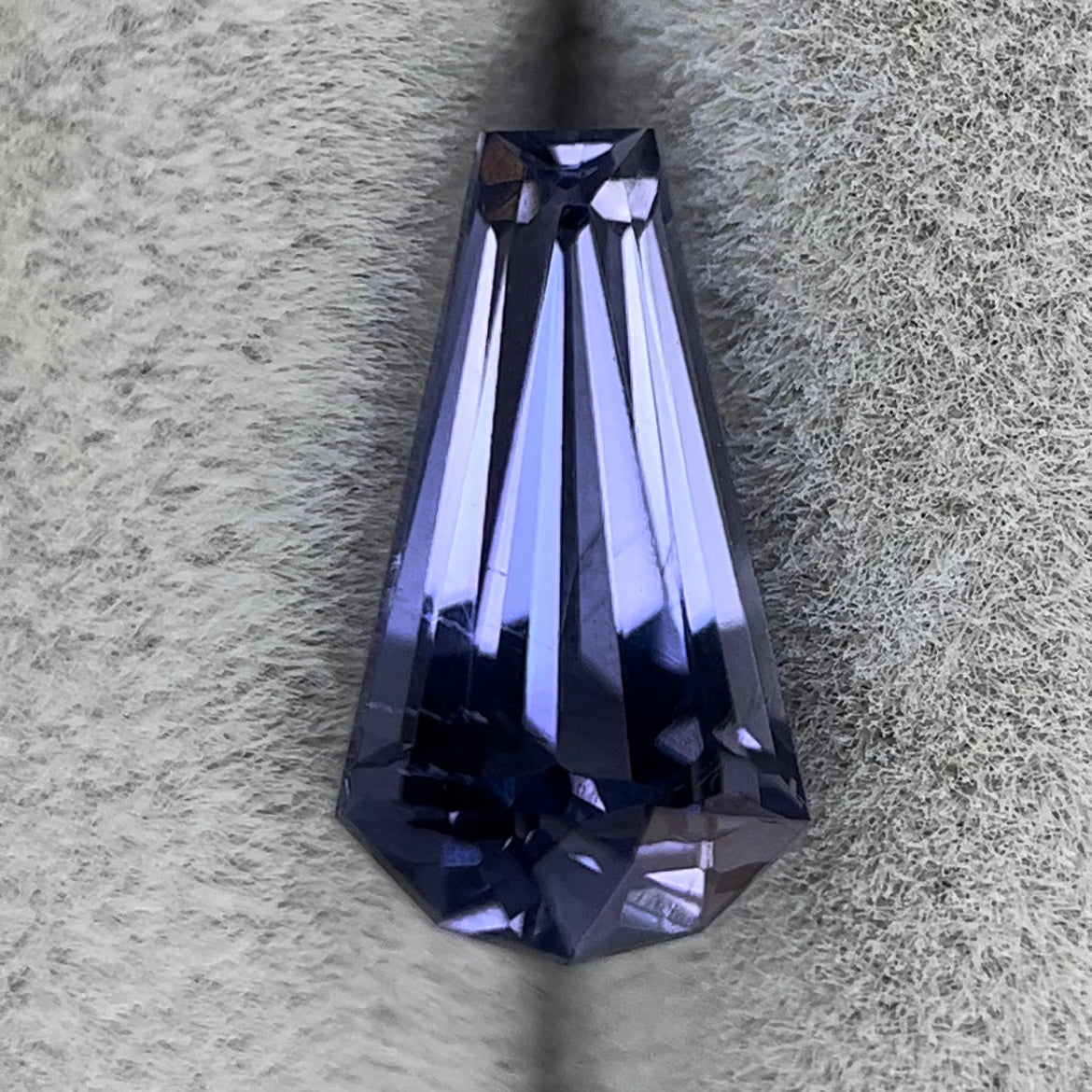 【お客さま専用】アイオライト 0.92 ct ファンシーカット ピアっちゃん作品 ユサコレ放出★5ZBご利用価格