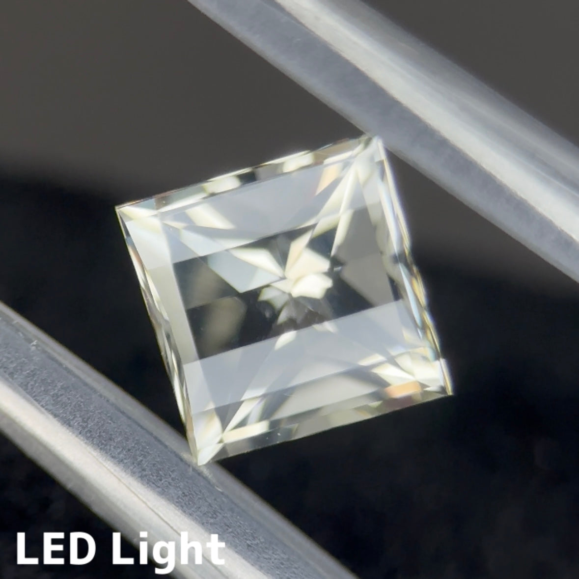 【ご落札者様専用】ユサコレ出品🦐ラブラドライト 1.14ct 太鼓橋カット