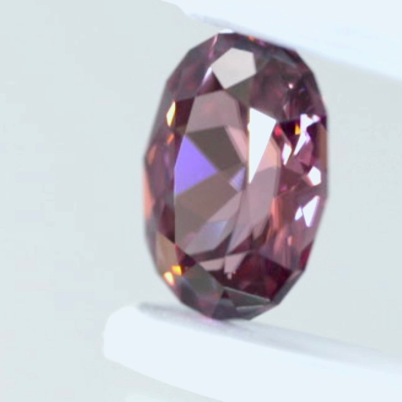 まるでマラヤガーネットのような“激レアピンク”ライトを当てればレッドジルコン1.504ct💎ピアッちゃん作品✨