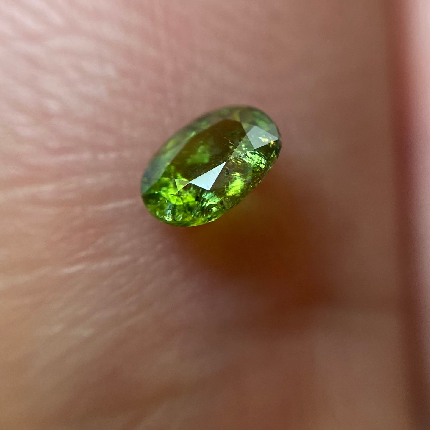 【“みどりの日”特別オークションその3】💖虹入🌈アイドクレース(ベスビアナイト)0.32ct☀️💎レイちゃん作品✨【5/1YouTubeライブご紹介作品】
