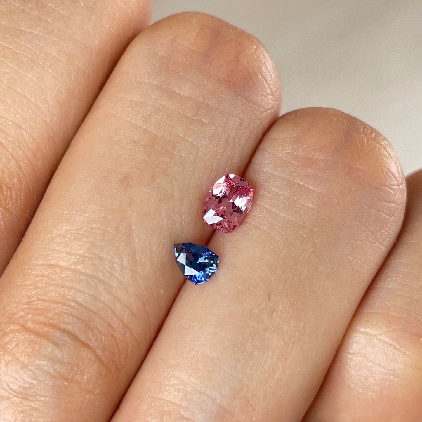 【お客さま専用】鮮やかなピンクと強い輝きが可愛すぎる★パープリッシュピンクスピネル0.443ct. ピアッちゃん作品