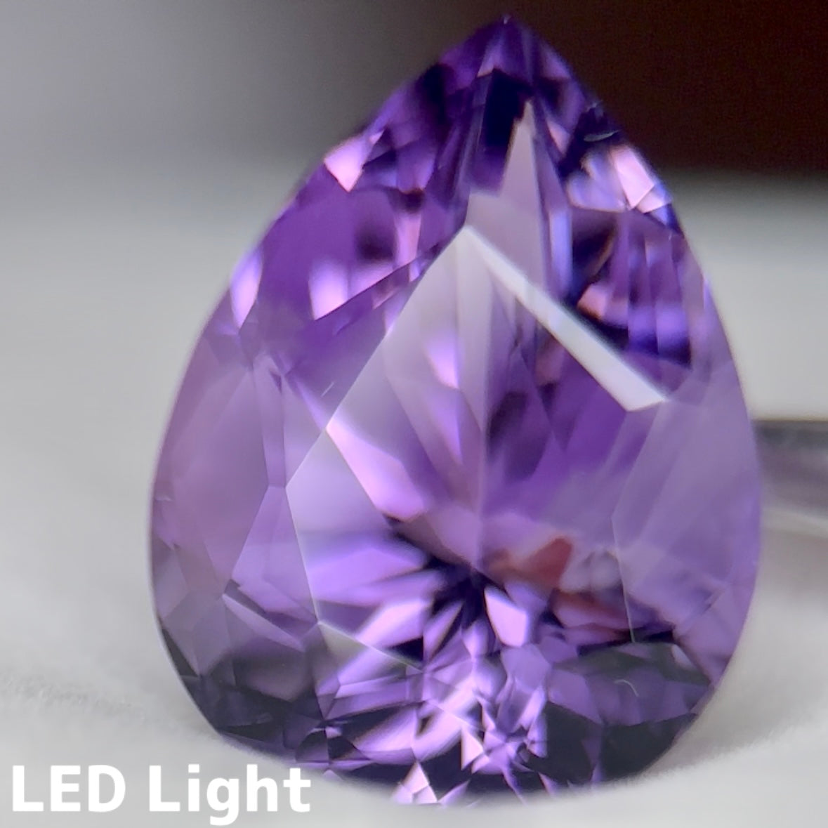 アメジスト 9.37ct 変則キューブカット