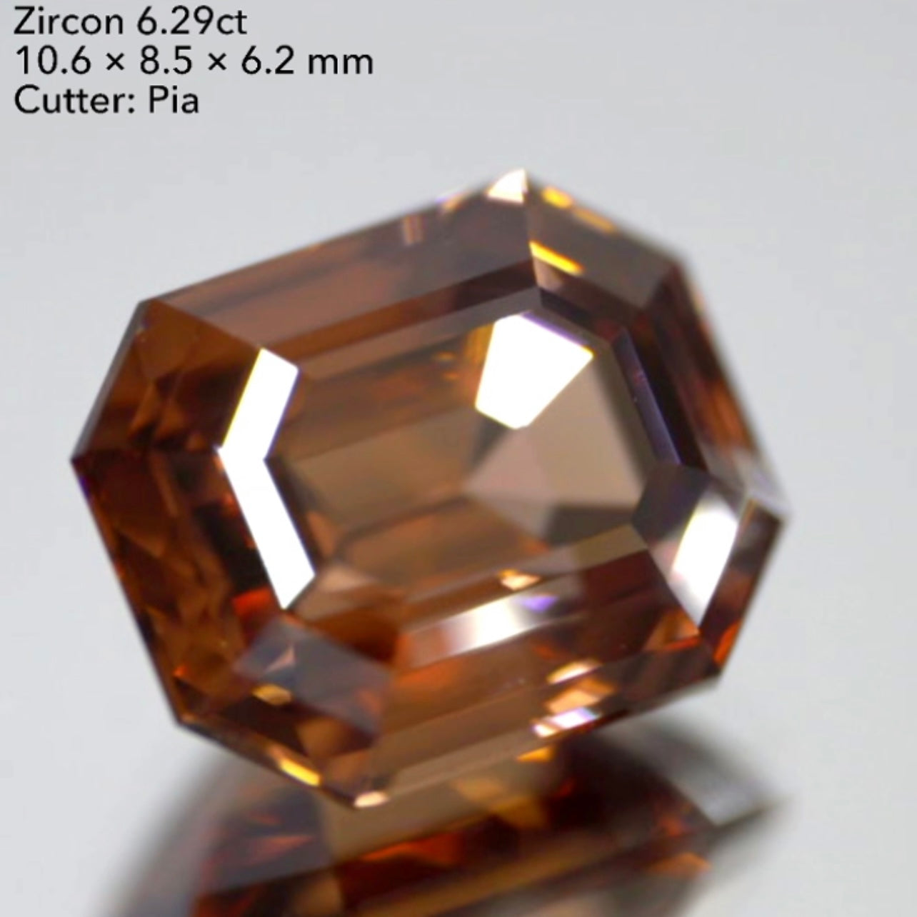 魅力ポイント満載👌美色&カラフルファイアー✨大粒非加熱ジルコン6.29ct💎ピアッちゃん作品👍