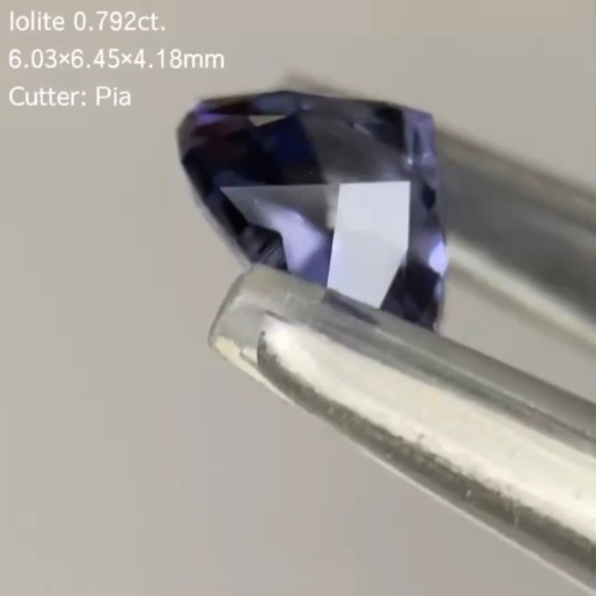 高品質&スペシャルカット💙縁取りハートのアイオライト 0.792ct/ピアッちゃん作品