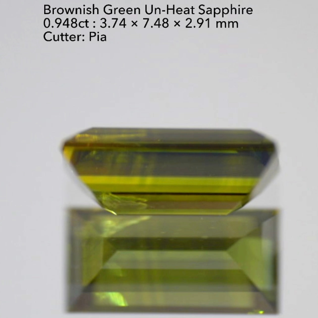 渋いカーキが鋭く煌めくバゲット✨非加熱サファイア0.948ct💎ピアッちゃん作品👍