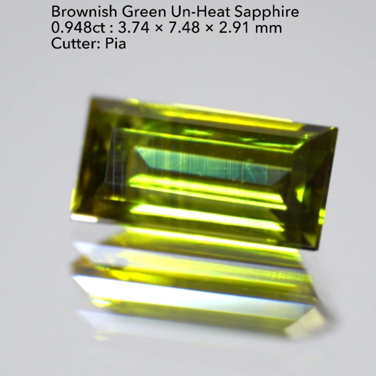 渋いカーキが鋭く煌めくバゲット✨非加熱サファイア0.948ct💎ピアッちゃん作品👍