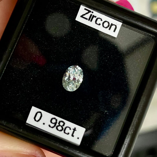 【お客さま専用✨】カラーレスアイスブルーの儚い輝き❄️ジルコン0.98ct💖4/15チハルームご紹介作品💖