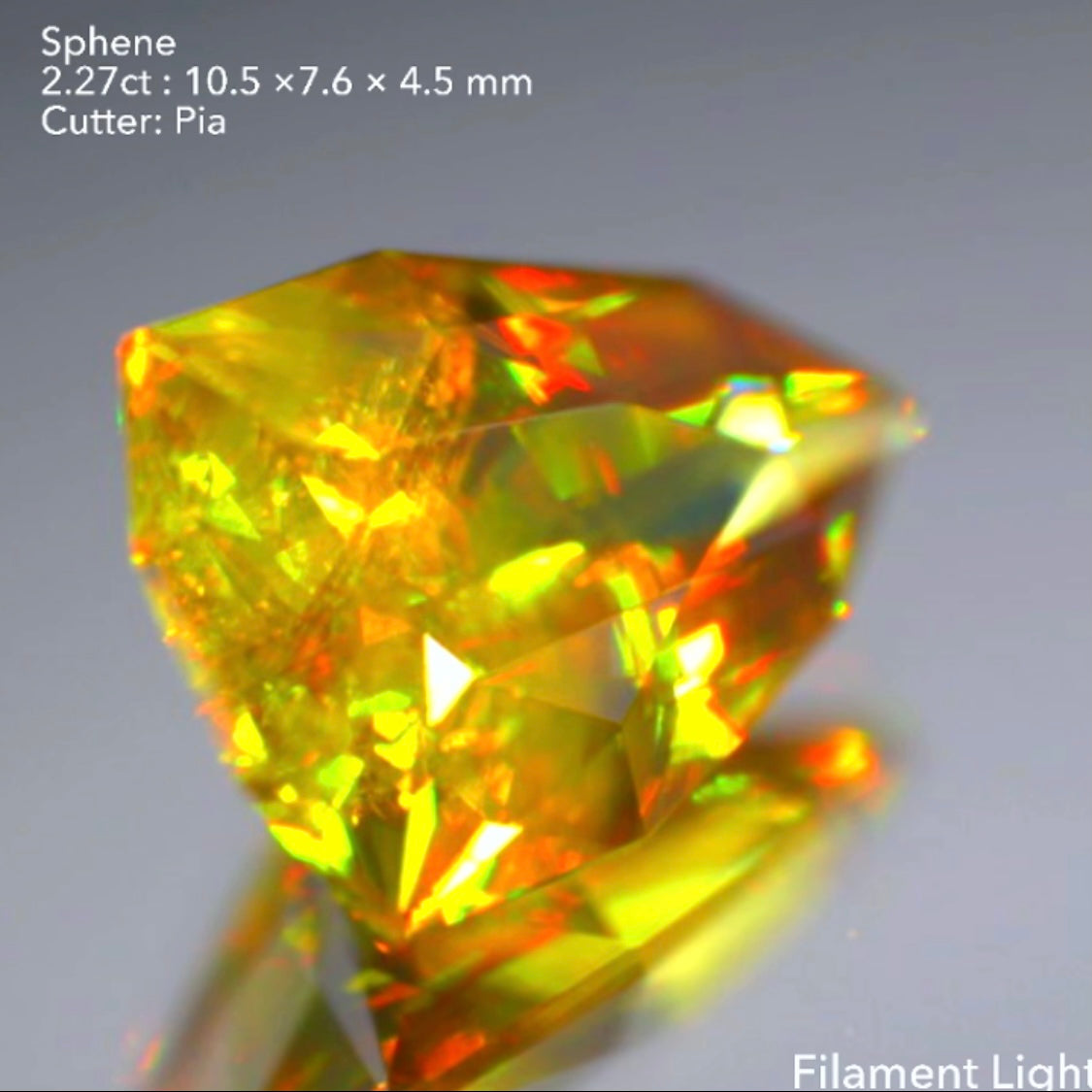 煌めく槍型✨マダガスカル産スフェーン2.27ct💎ピアッちゃん作品