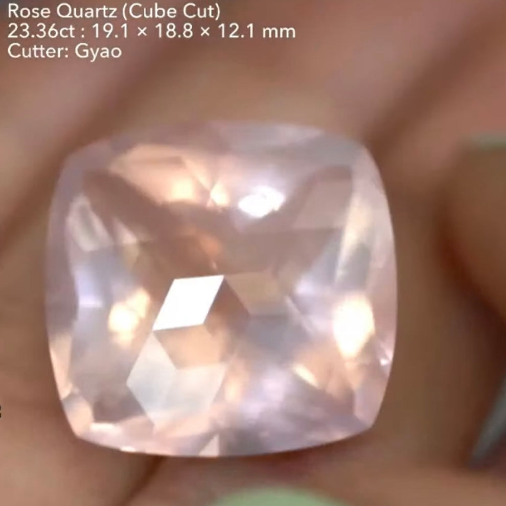 春爛漫🌸🍃カットも質もハイレベル👏キューブカットで仕上げた大粒ローズクォーツ23.36ct🎁✨ゲオちゃん作品👍3/14スタート〜4/21終了🤣