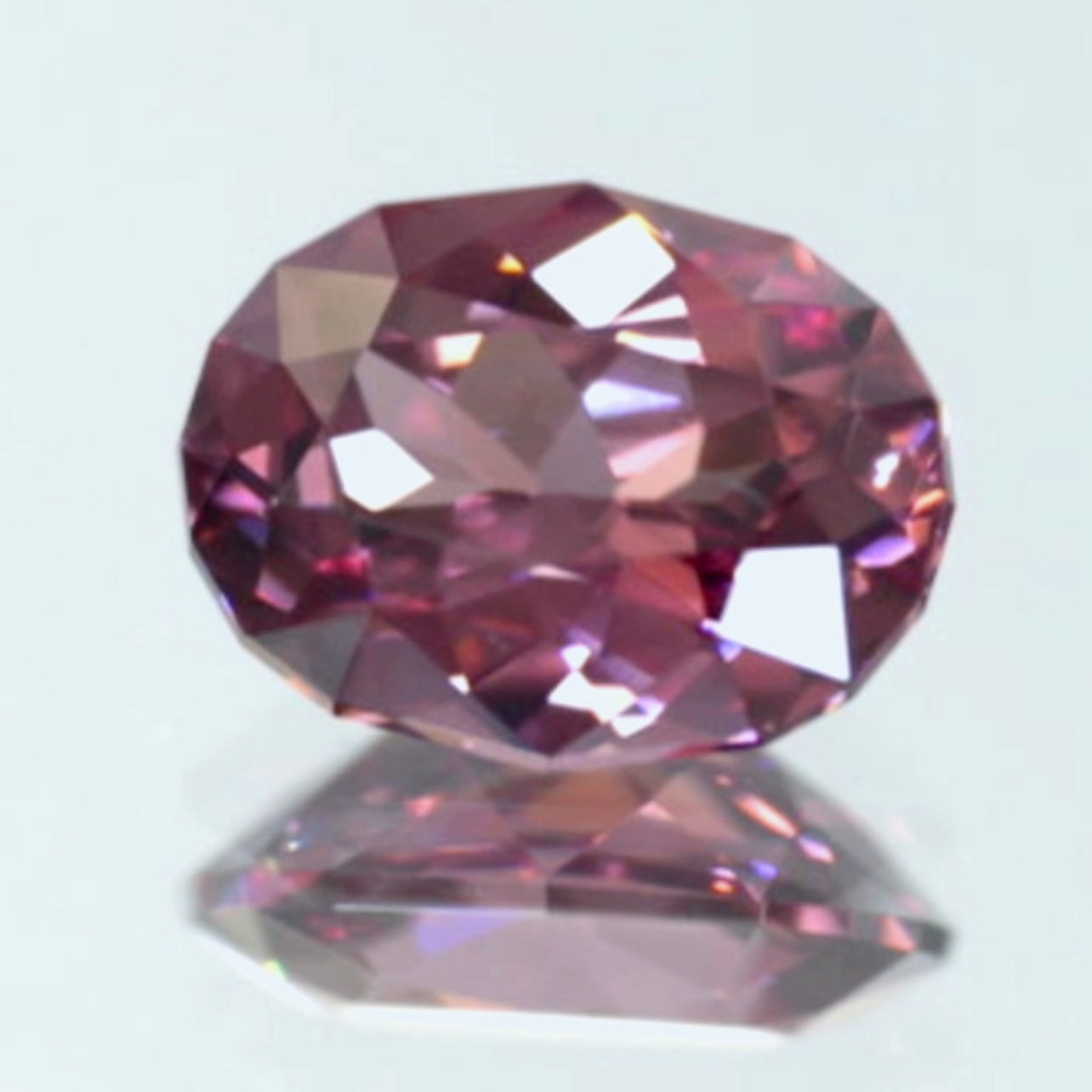 まるでマラヤガーネットのような“激レアピンク”ライトを当てればレッドジルコン1.504ct💎ピアッちゃん作品✨