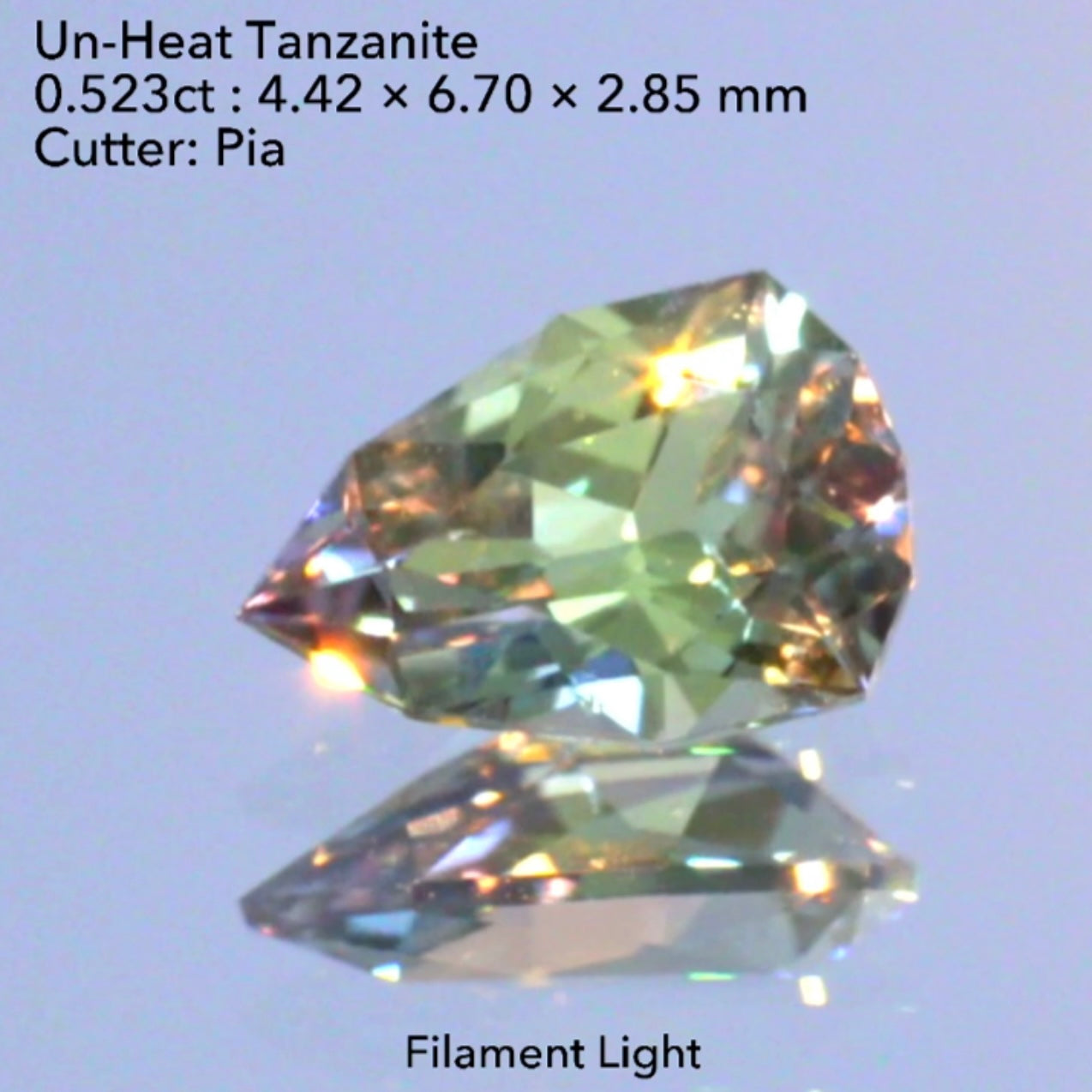 淡い美色グリーンの非加熱ゾイサイト(タンザナイト)0.523ct💎ピアッちゃん作品✨