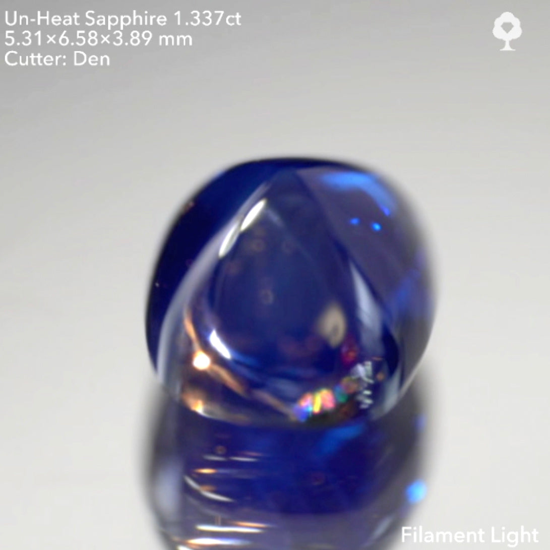 マダガスカル産非加熱サファイア1.337ct✨ぜひ太陽光でご覧ください!深いサファイアブルーが美しい💎