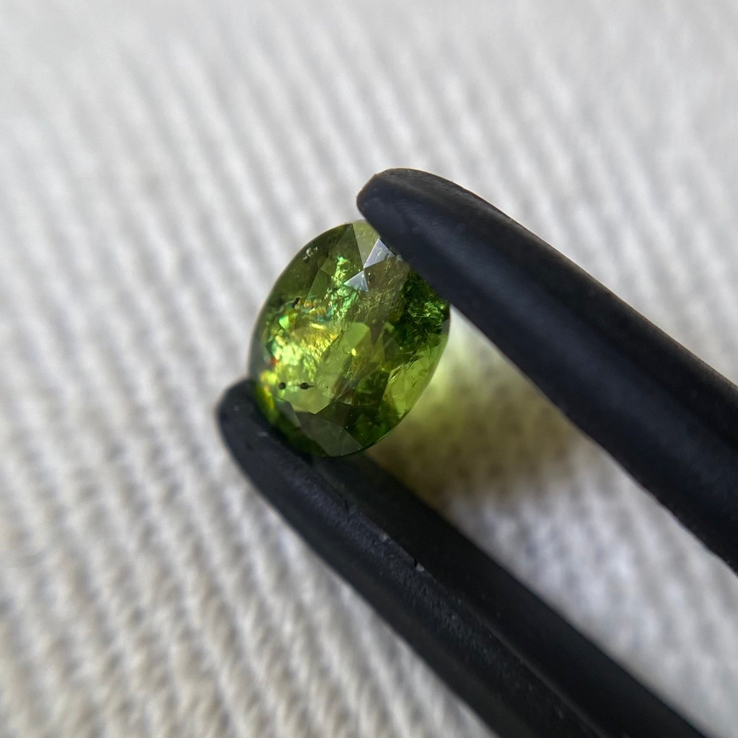 【“みどりの日”特別オークションその3】💖虹入🌈アイドクレース(ベスビアナイト)0.32ct☀️💎レイちゃん作品✨【5/1YouTubeライブご紹介作品】