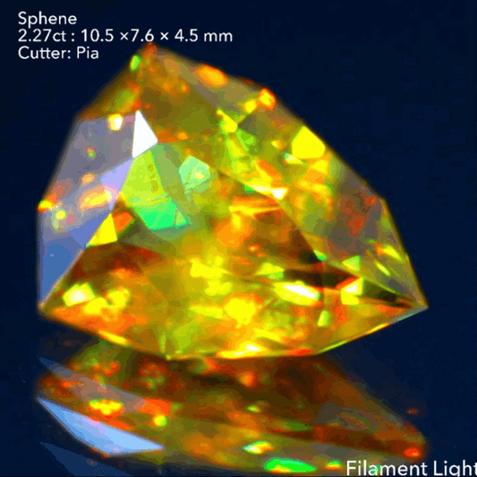 煌めく槍型✨マダガスカル産スフェーン2.27ct💎ピアッちゃん作品