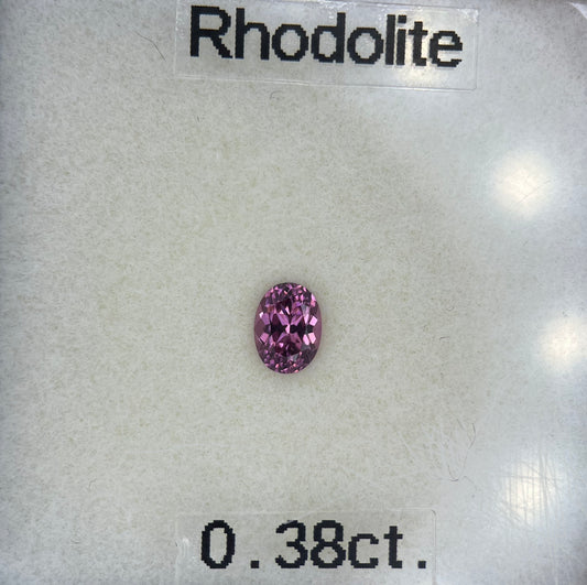 【SOLDOUT】ロードライトガーネット 0.38 ct ピアっちゃん作品