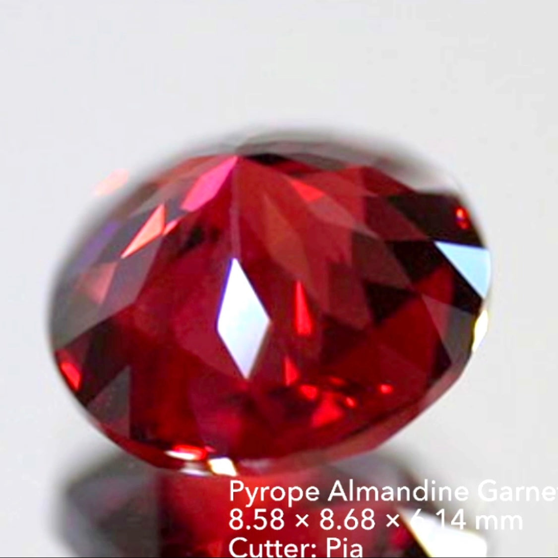 大粒ローズカットで煌めく美色ローズレッドレッド🔮ロードライトガーネット(パイロープアルマンディン)3.336ct💎ピアッちゃん作品