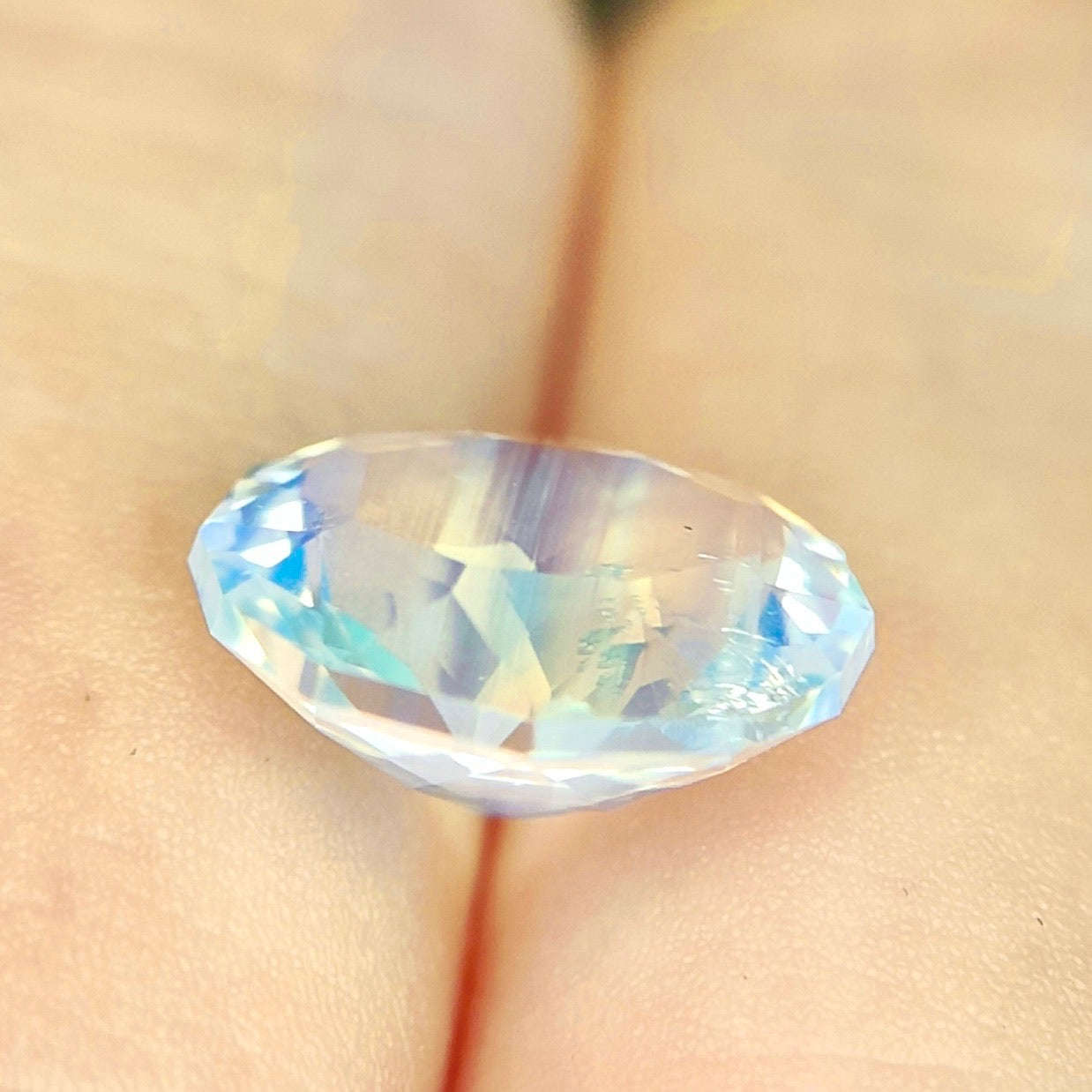 💎✖️8✨宝石形が見えるピアッちゃん新カット💎インクル見えるこの結晶感が幻想的🦄レインボームーンストーン1.400ct