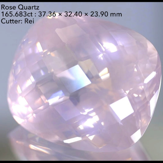 傑作👏面縁取りカットで仕上げた高品質で大粒のローズクォーツ165.683ct💎レイちゃん作品