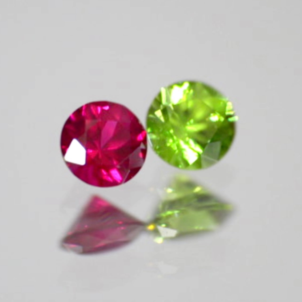 【SOLD OUT】クリスマス特別セットA★ピジョンブラッド ルビー0.073ct &マリガーネット0.08ct✨ピアッちゃん作品💎お問合せ一番乗り特価でご紹介です♪