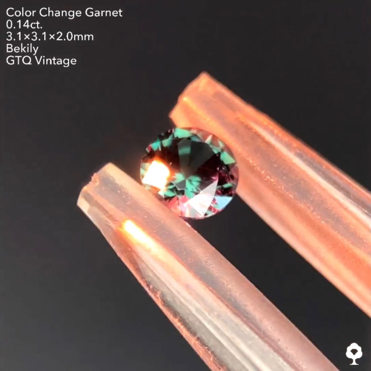 No18.🌲グリーン!!!まるでカラーチェンジするツァボライト🧤⁉️ベキリー(カラーチェンジ)ガーネット0.14ct❤️🔥全サイトでイッキに販売スタートLive💎✨❤️🔥🔦