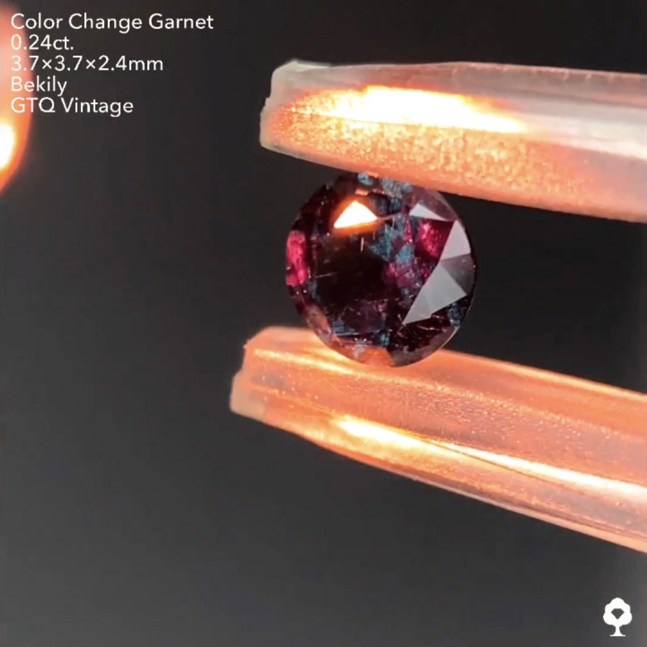 No20.🌕趣高めインディゴ系ブルー🦋ベキリー(カラーチェンジ)ガーネット0.24ct❤️🔥全サイトで販売スタートLive💎✨❤️🔥🔦