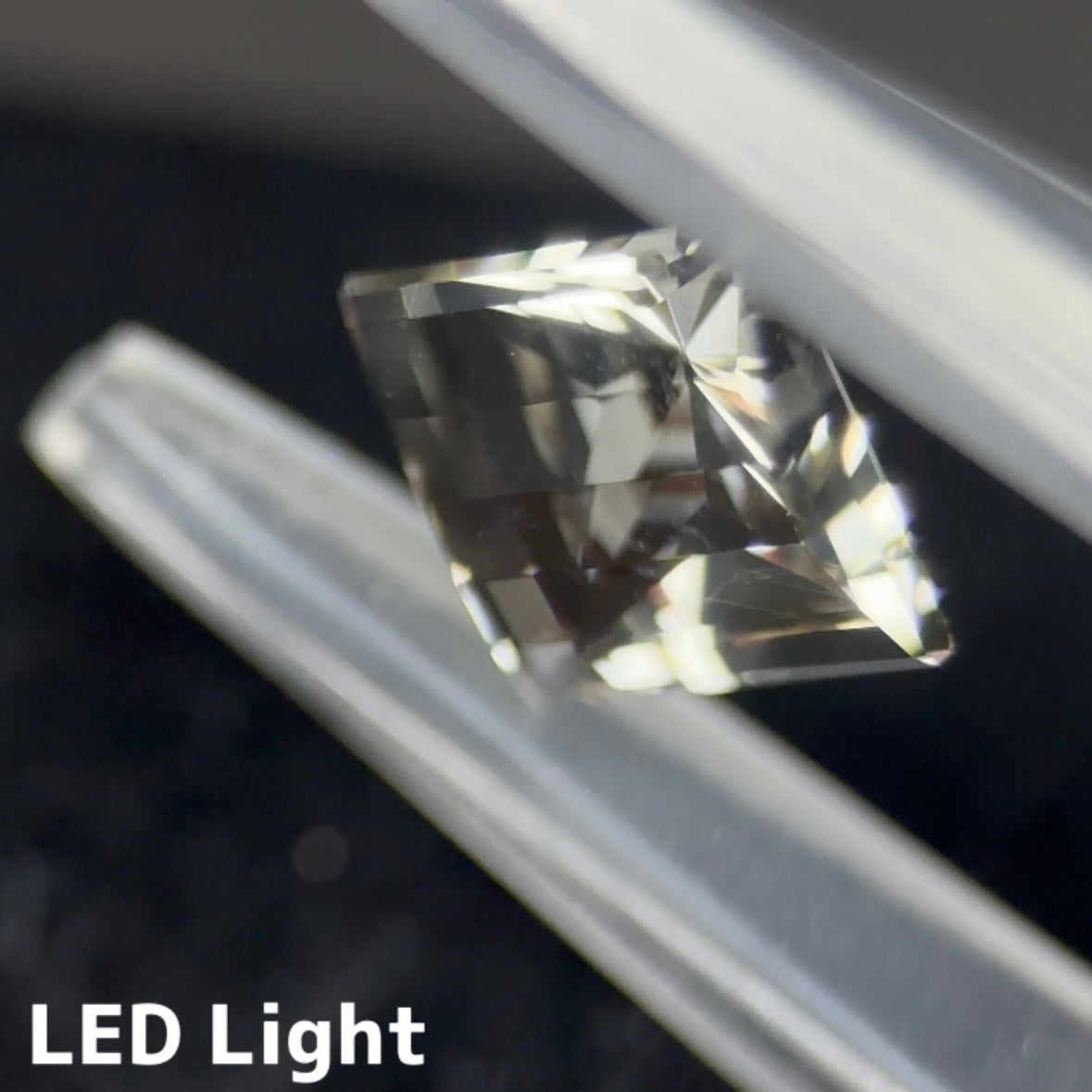 【ご落札者様専用】ユサコレ出品🦐ラブラドライト 1.14ct 太鼓橋カット
