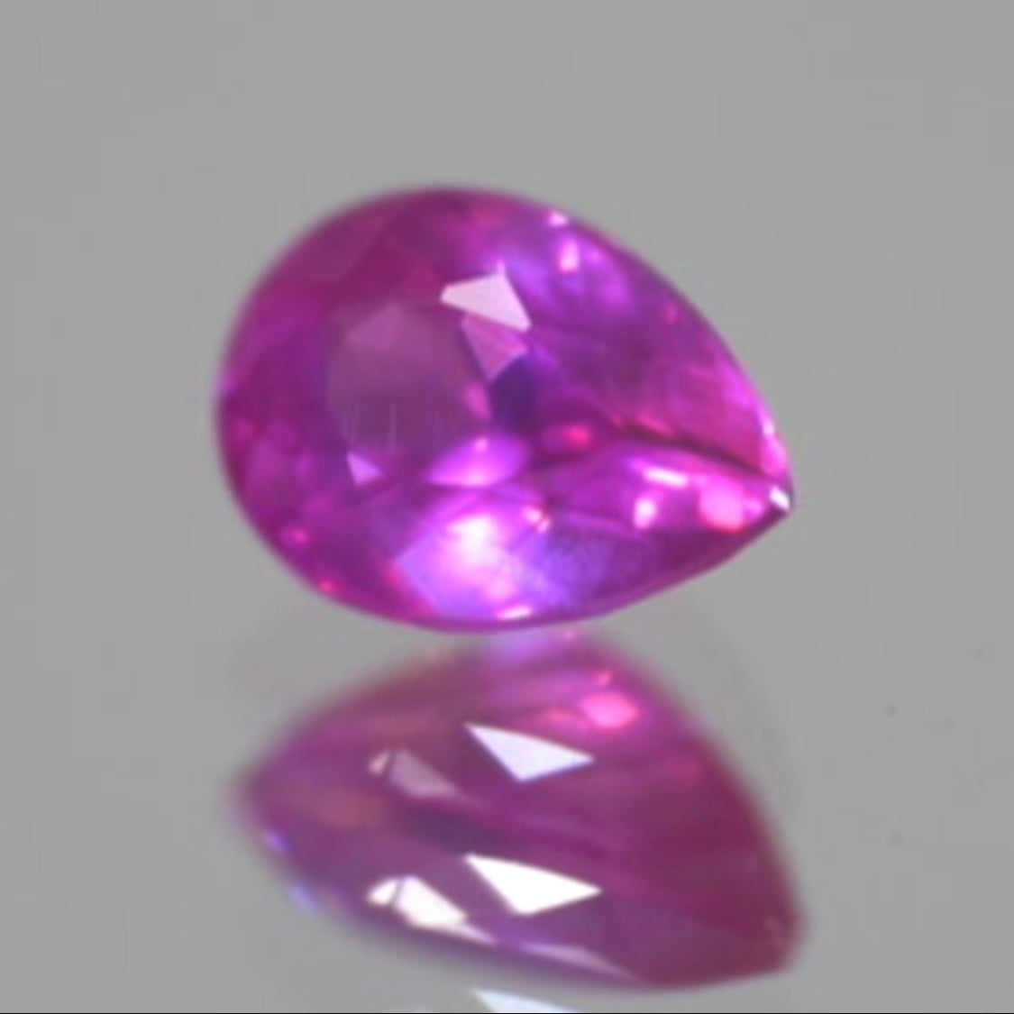 【SOLD OUT】シラー出現✨モザンビーク産非加熱サファイア0.403ct/GTQヴィンテージ作品★お問い合わせ1番乗り価格★