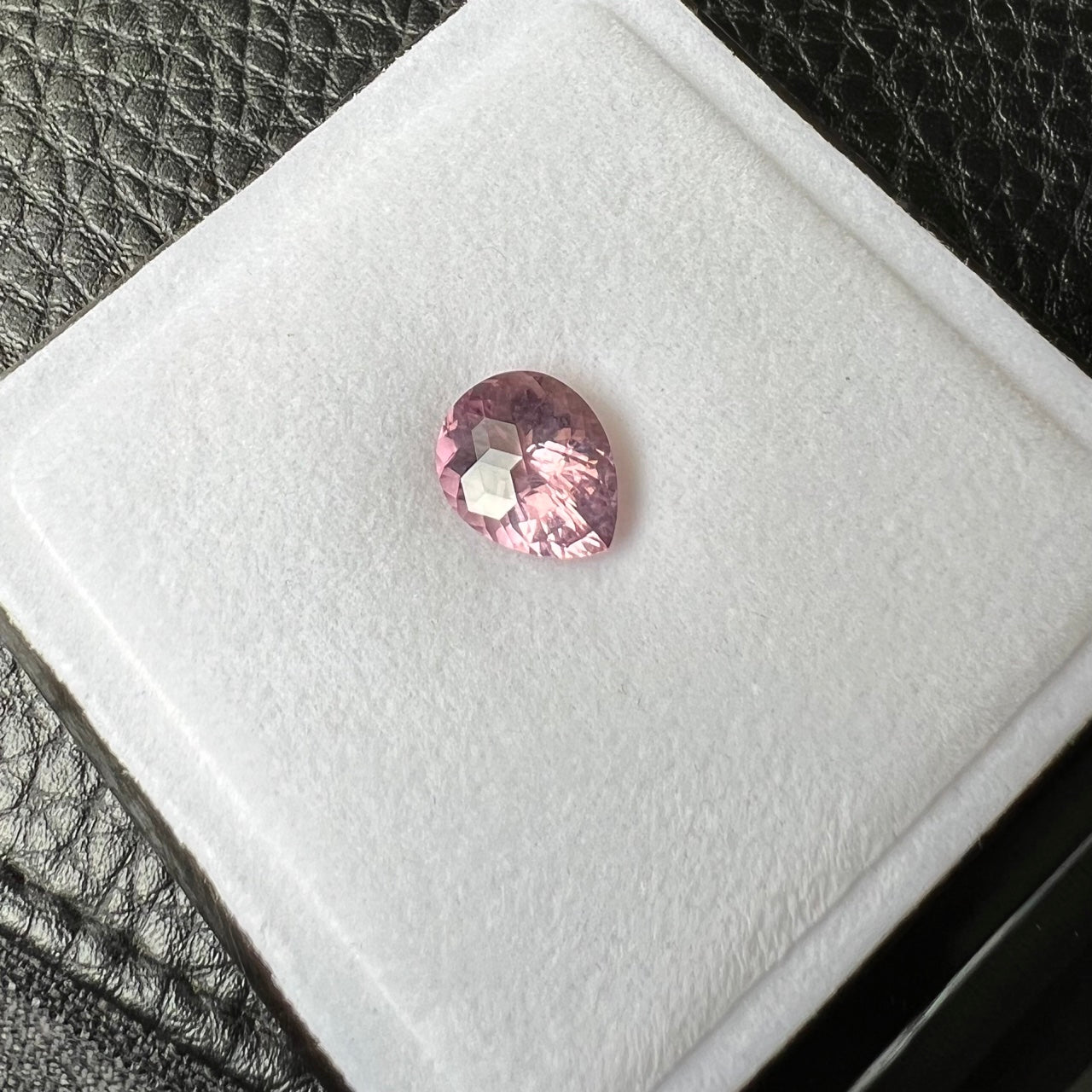 まさに桜の花びら🌸 魅惑的なぼってり全面キューブ✧ モルガナイト(ピンクベリル)2.637ct✨ゲオちゃん作品