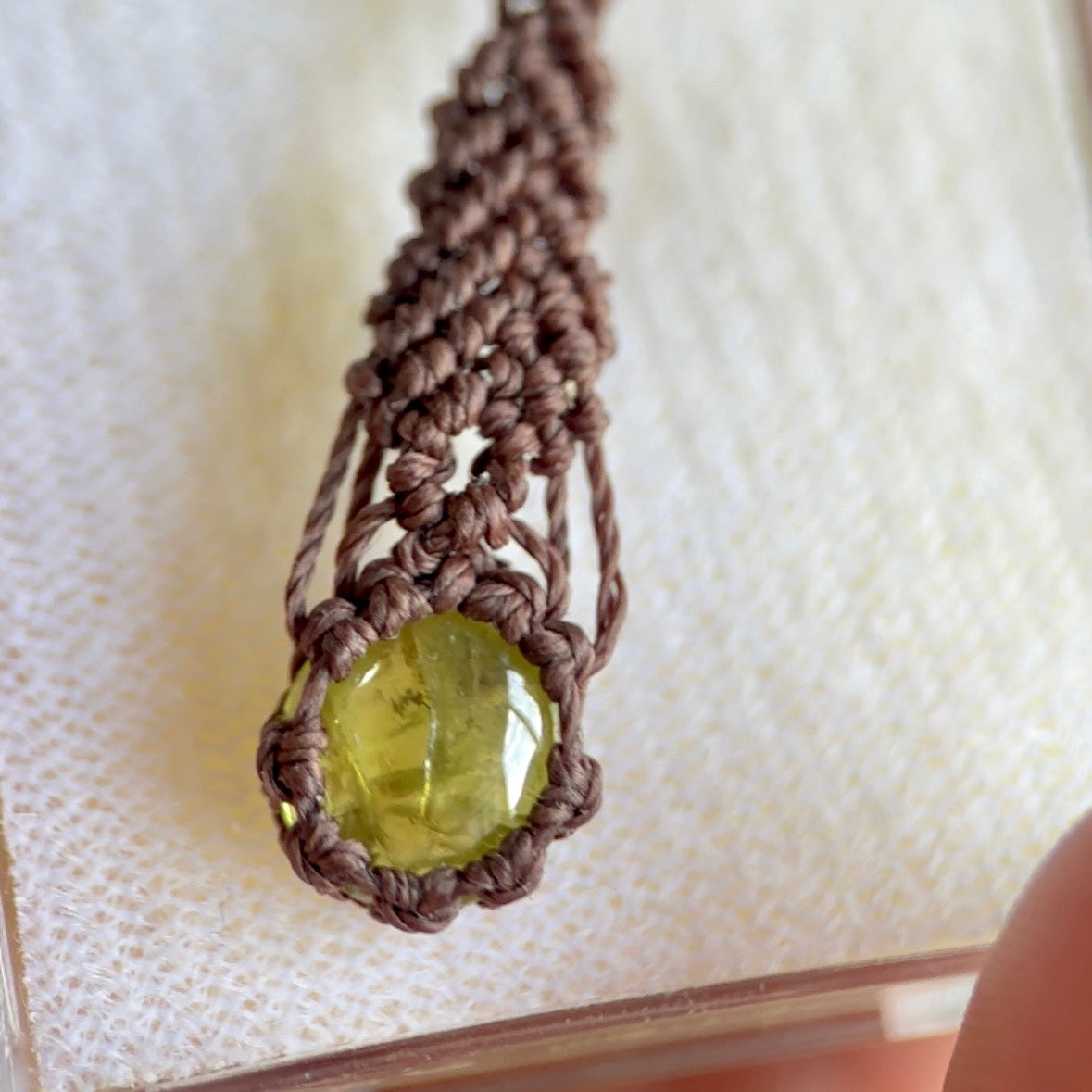 【1ZBご利用可能】マクラメピアスが登場!スフェーン 2.04ct【watariさんマクラメ作品 】