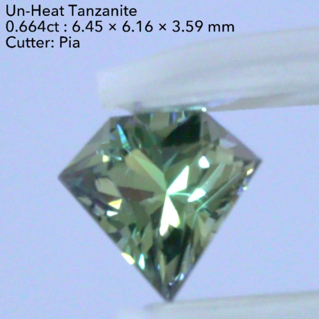 ついに出たァ〜‼️美しき“宝石形”の非加熱ゾイサイト(タンザナイト)0.664ct💎ピアッちゃん作品✨