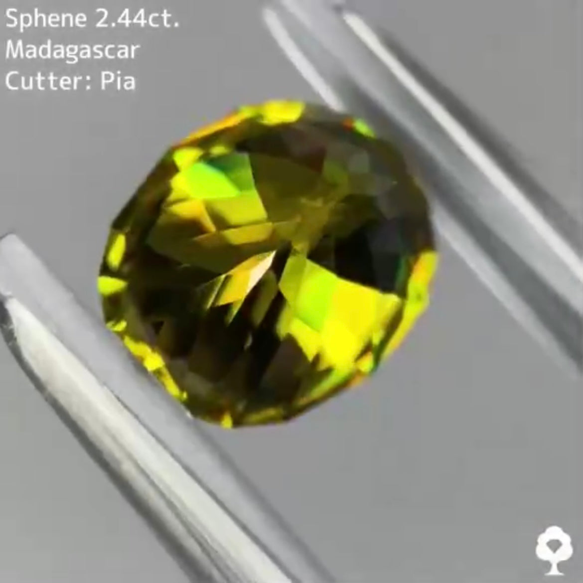 一点の曇りもない恐ろしいほどの輝き★スフェーン 2.44ct ピアッちゃん作品