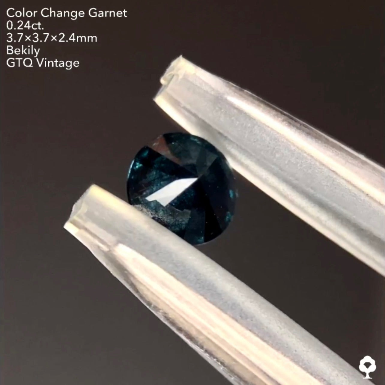 No20.🌕趣高めインディゴ系ブルー🦋ベキリー(カラーチェンジ)ガーネット0.24ct❤️🔥全サイトで販売スタートLive💎✨❤️🔥🔦