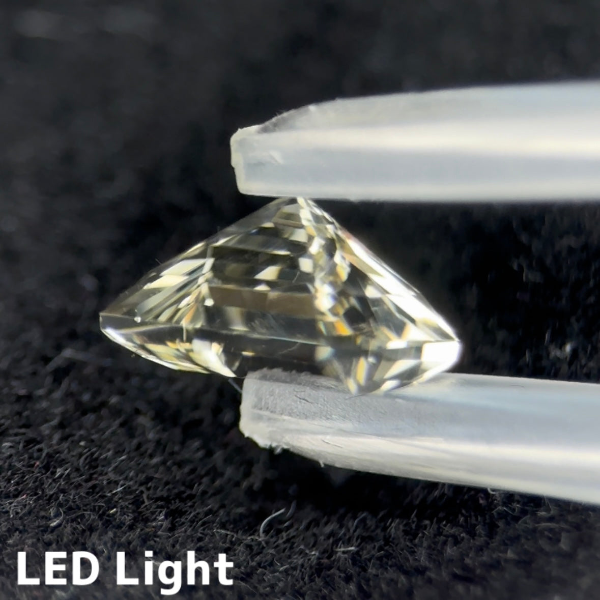 【ご落札者様専用】ユサコレ出品🦐ラブラドライト 1.14ct 太鼓橋カット