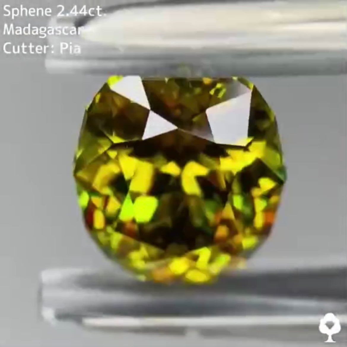 一点の曇りもない恐ろしいほどの輝き★スフェーン 2.44ct ピアッちゃん作品