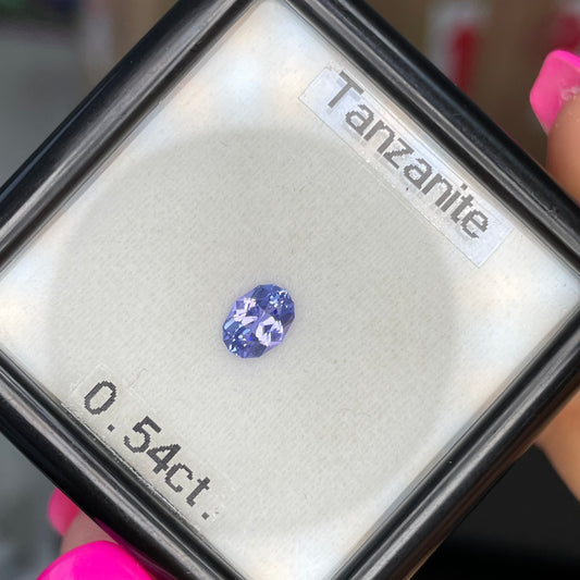 バイオレット強めの王道カラー💜タンザナイト0.54ct ピアッちゃん作品💖4/15チハルームご紹介作品💖【まだまだ個展は終わらない!特別プライス】