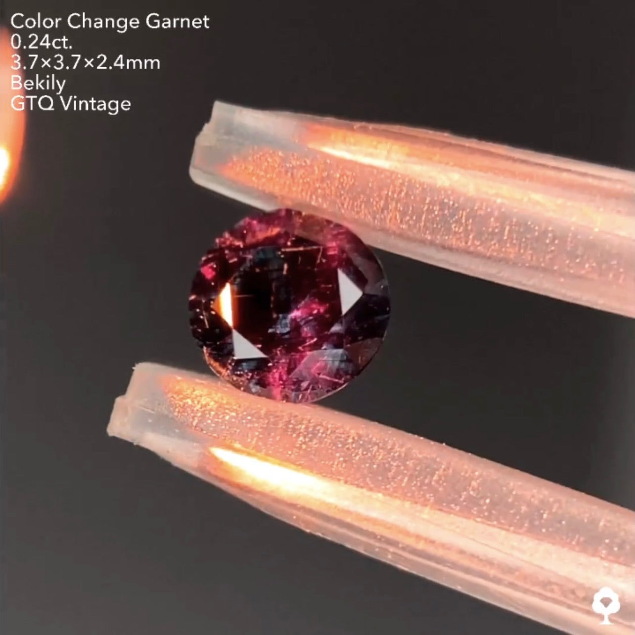 No20.🌕趣高めインディゴ系ブルー🦋ベキリー(カラーチェンジ)ガーネット0.24ct❤️🔥全サイトで販売スタートLive💎✨❤️🔥🔦