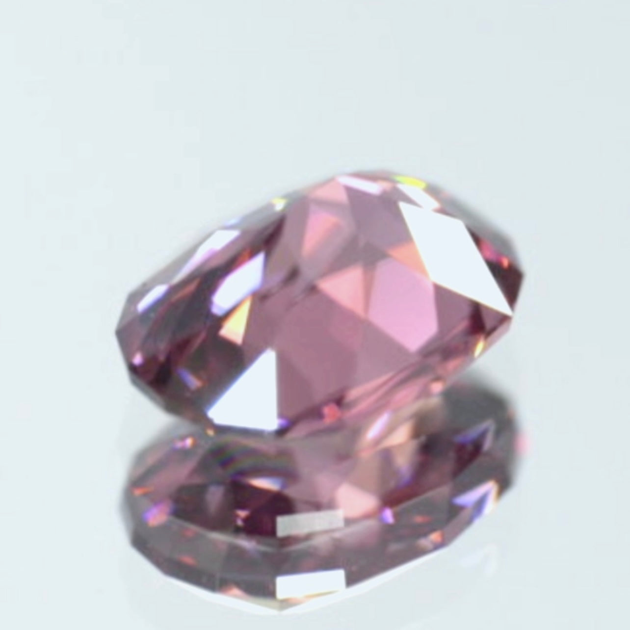 まるでマラヤガーネットのような“激レアピンク”ライトを当てればレッドジルコン1.504ct💎ピアッちゃん作品✨