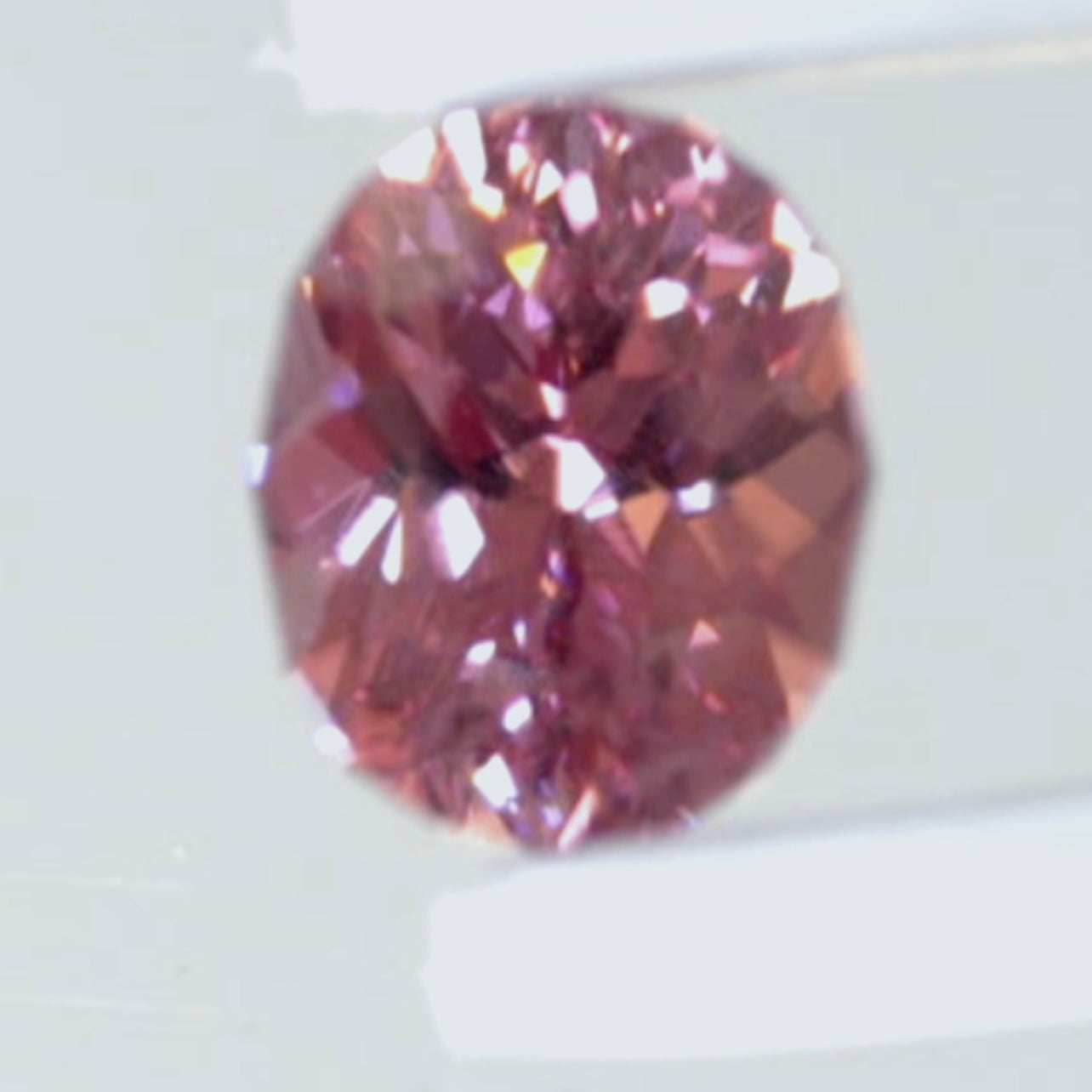 「パパラ」風のピンクが煌めきます✨マラヤガーネット0.985ct💎ピアッちゃん作品✨